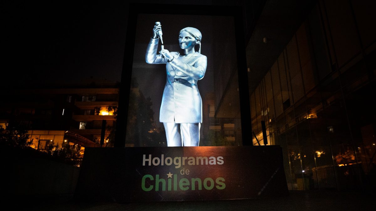 Panorama Hologramas gigantes de ocho metros llegan a plaza de Puente Alto